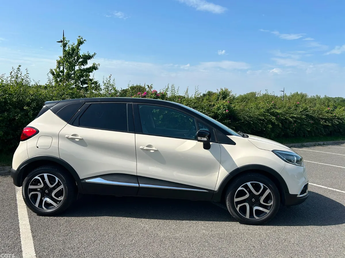 Renault Captur Hatchback, Petrol, 2016, Beige