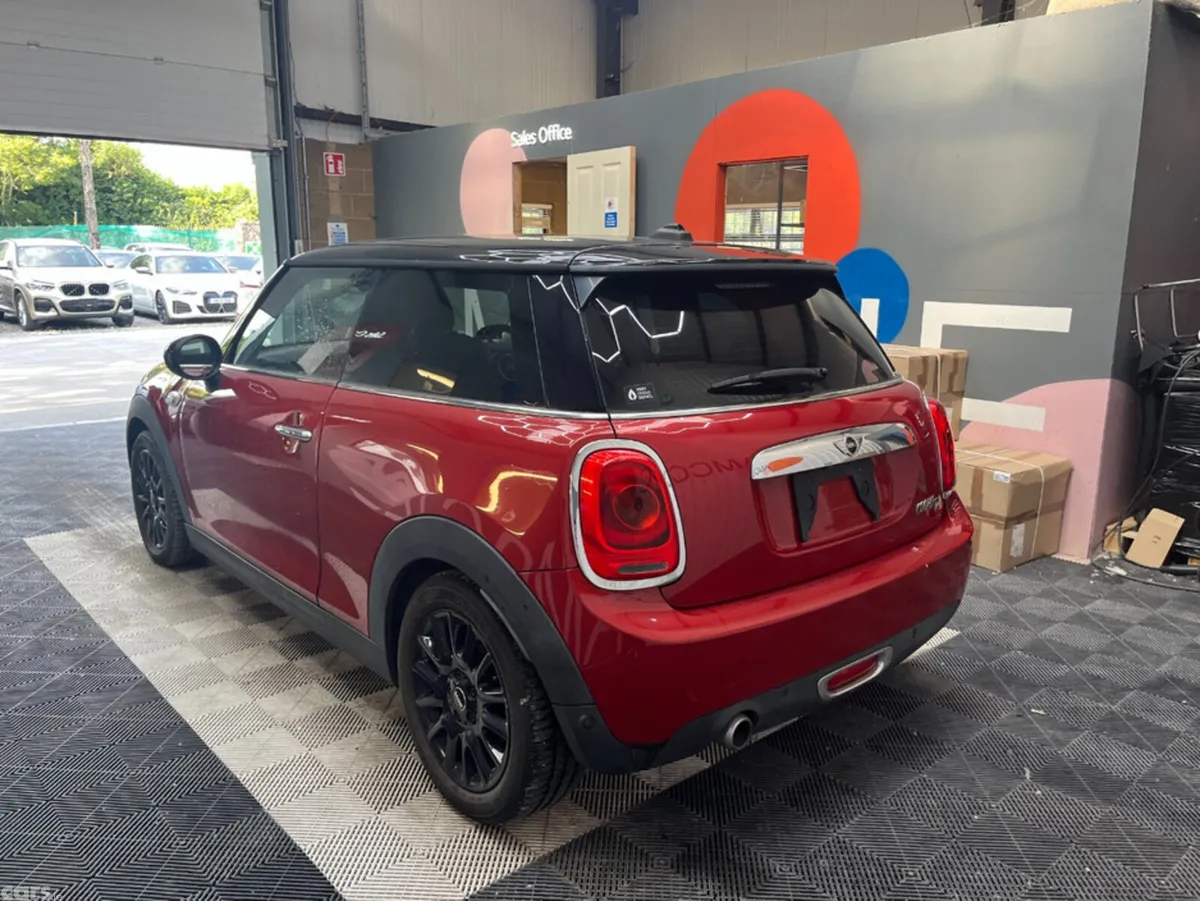 Mini Cooper Hatchback, Diesel, 2017, Red