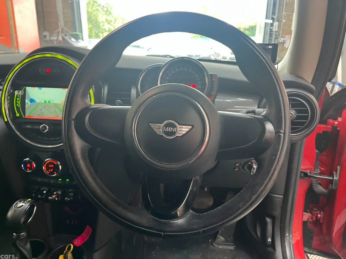 Mini Cooper Hatchback, Diesel, 2017, Red