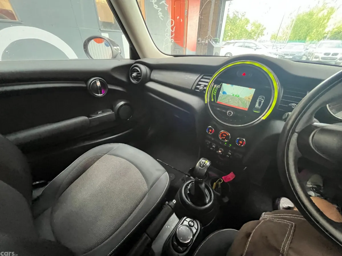 Mini Cooper Hatchback, Diesel, 2017, Red