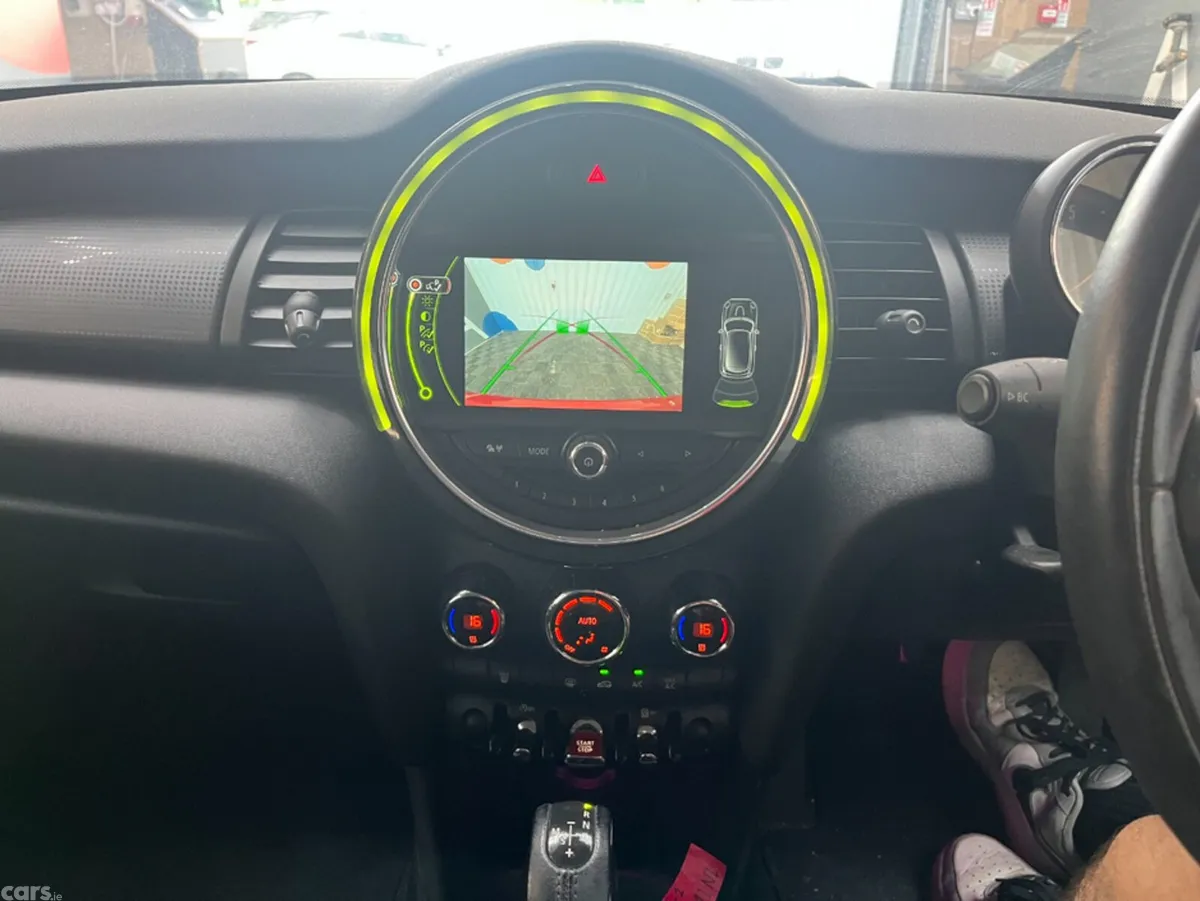 Mini Cooper Hatchback, Diesel, 2017, Red