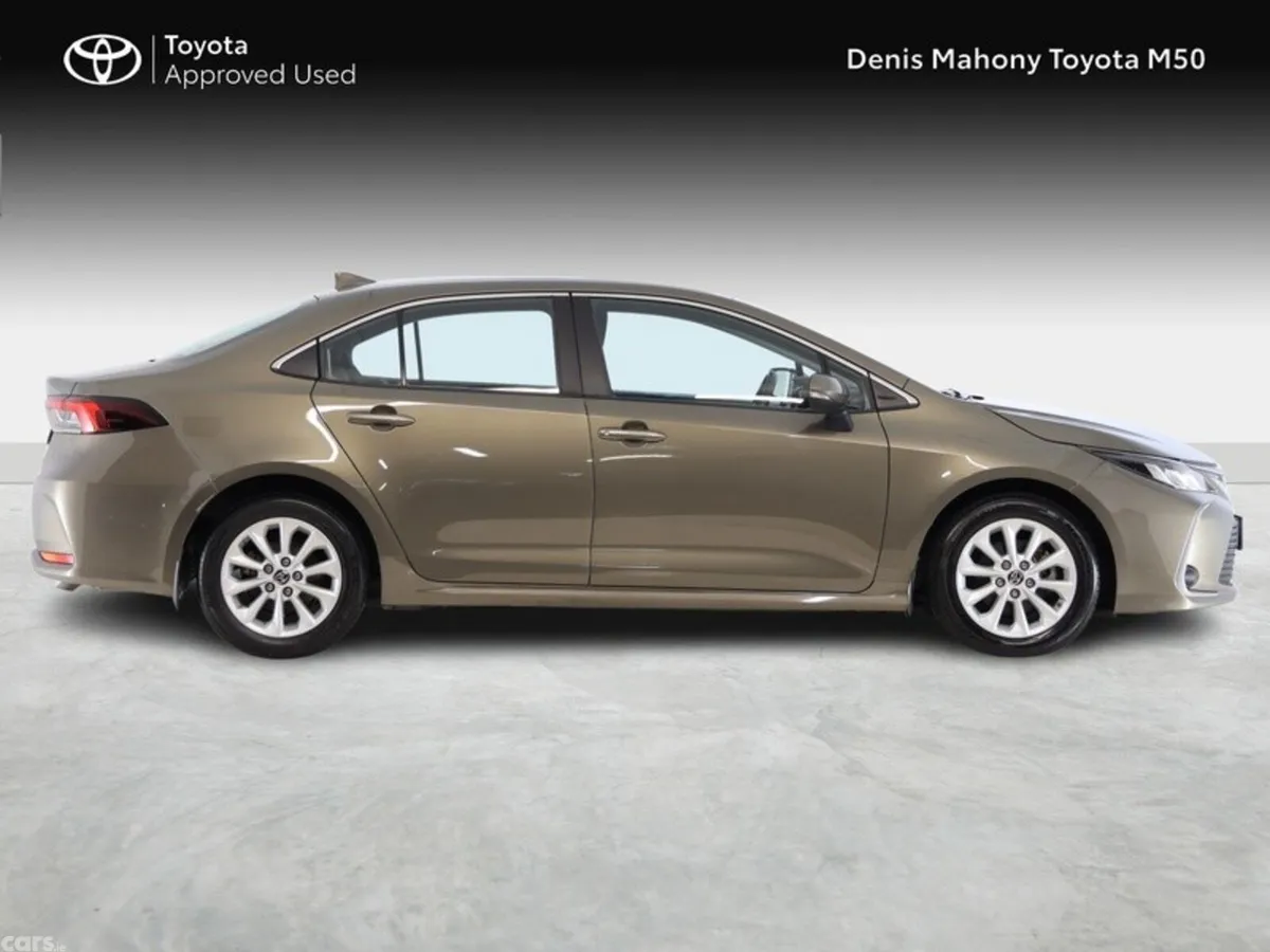 Toyota Corolla Saloon, Petrol Hybrid, 2023, Bronze