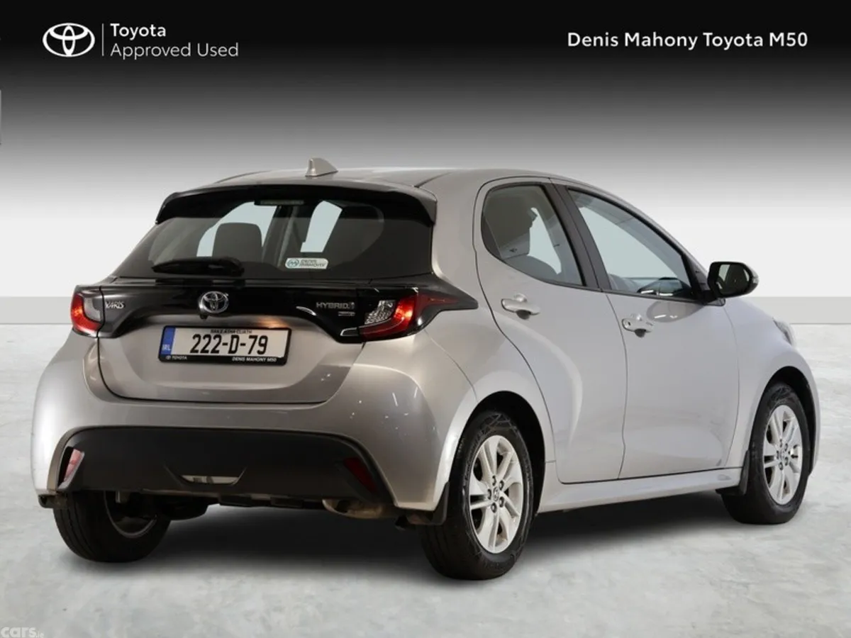 Toyota Yaris Hatchback, Petrol Hybrid, 2022, Silver