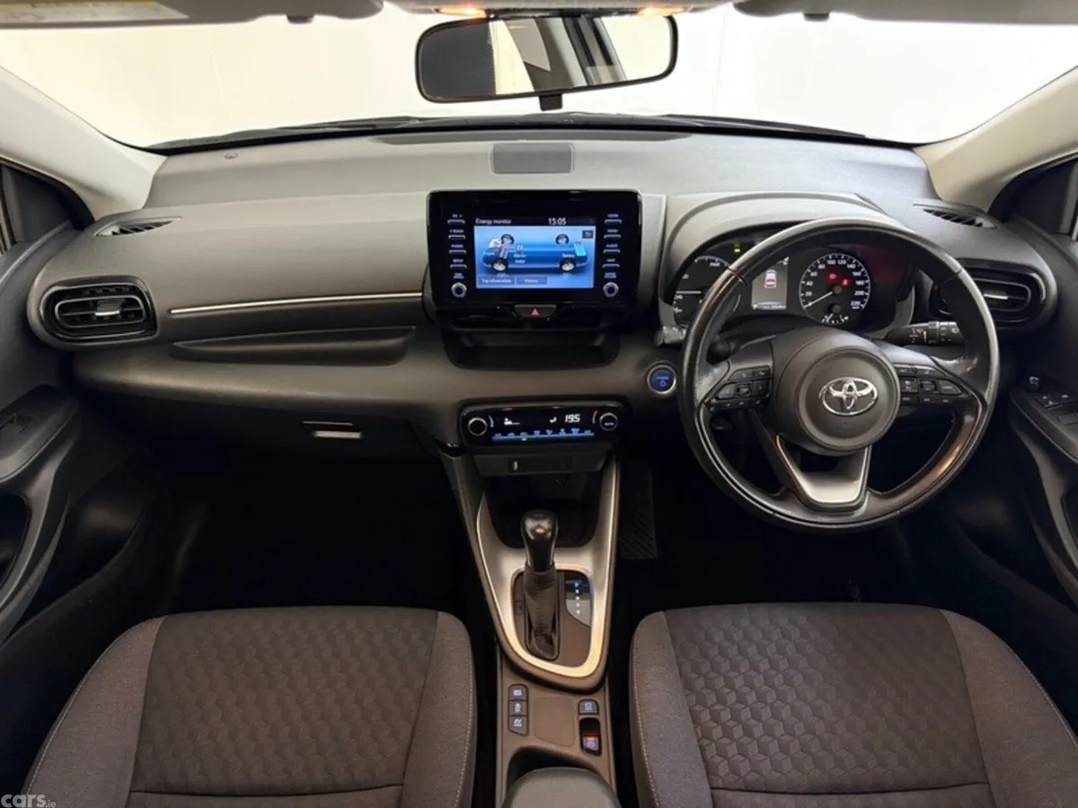 Toyota Yaris Hatchback, Petrol Hybrid, 2022, Silver