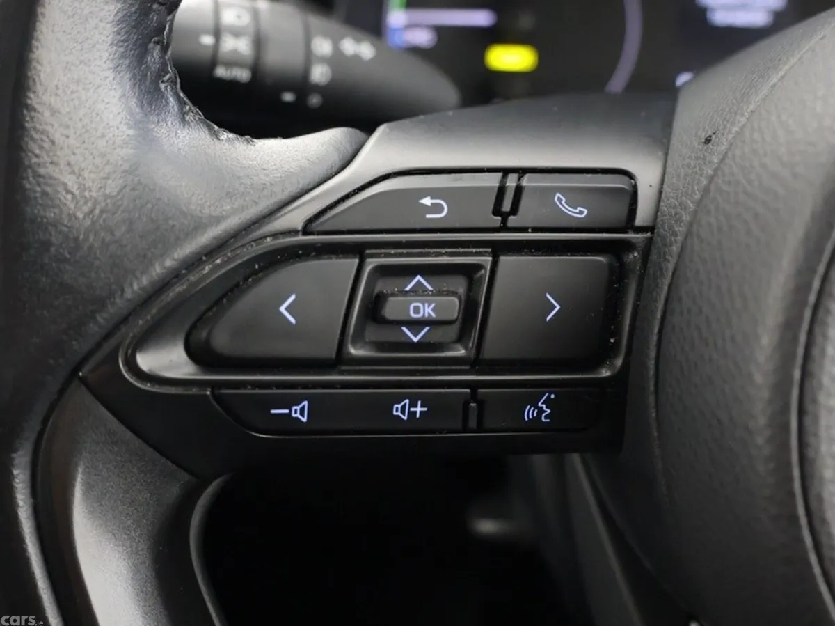 Toyota Yaris Hatchback, Petrol Hybrid, 2022, Silver
