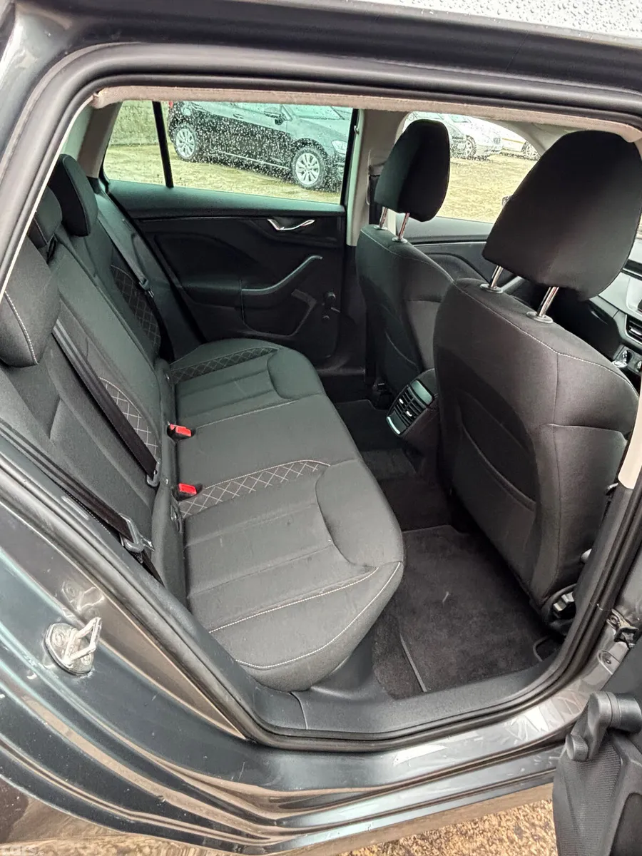 Skoda Kamiq Hatchback, Petrol, 2022, Grey