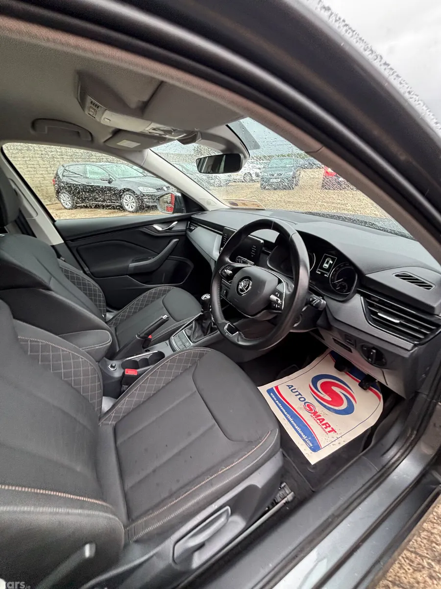 Skoda Kamiq Hatchback, Petrol, 2022, Grey