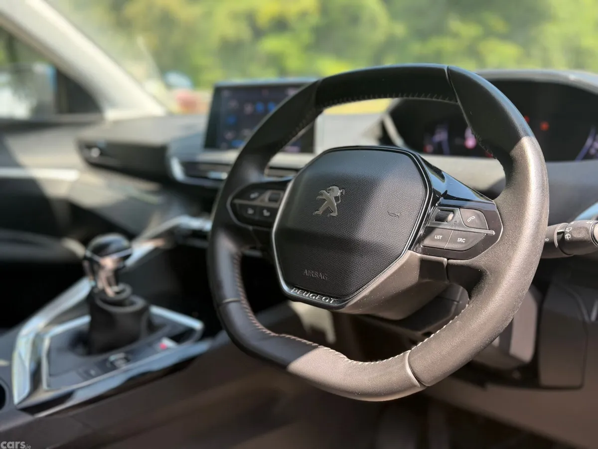 Peugeot 3008 MPV, Diesel, 2021, Blue