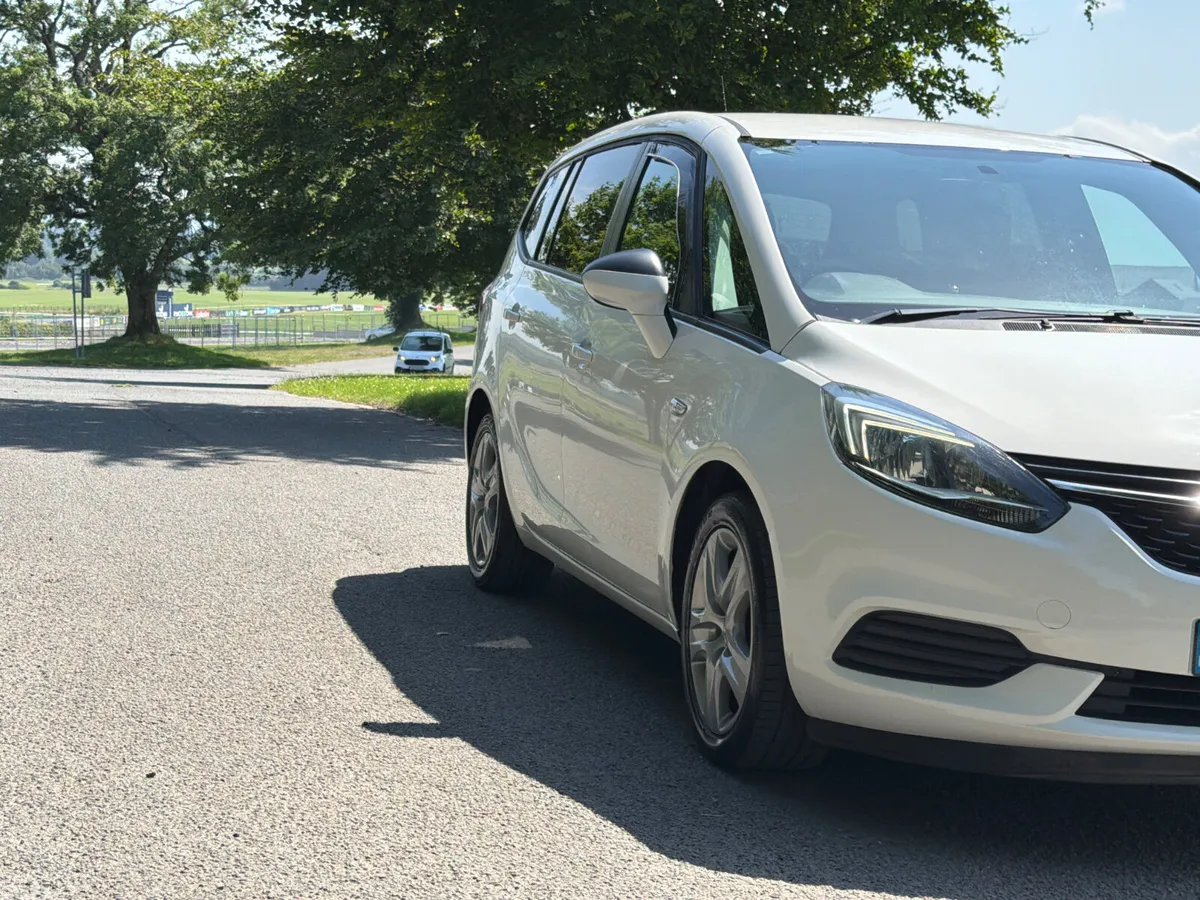 Opel Zafira MPV, Petrol, 2017, White