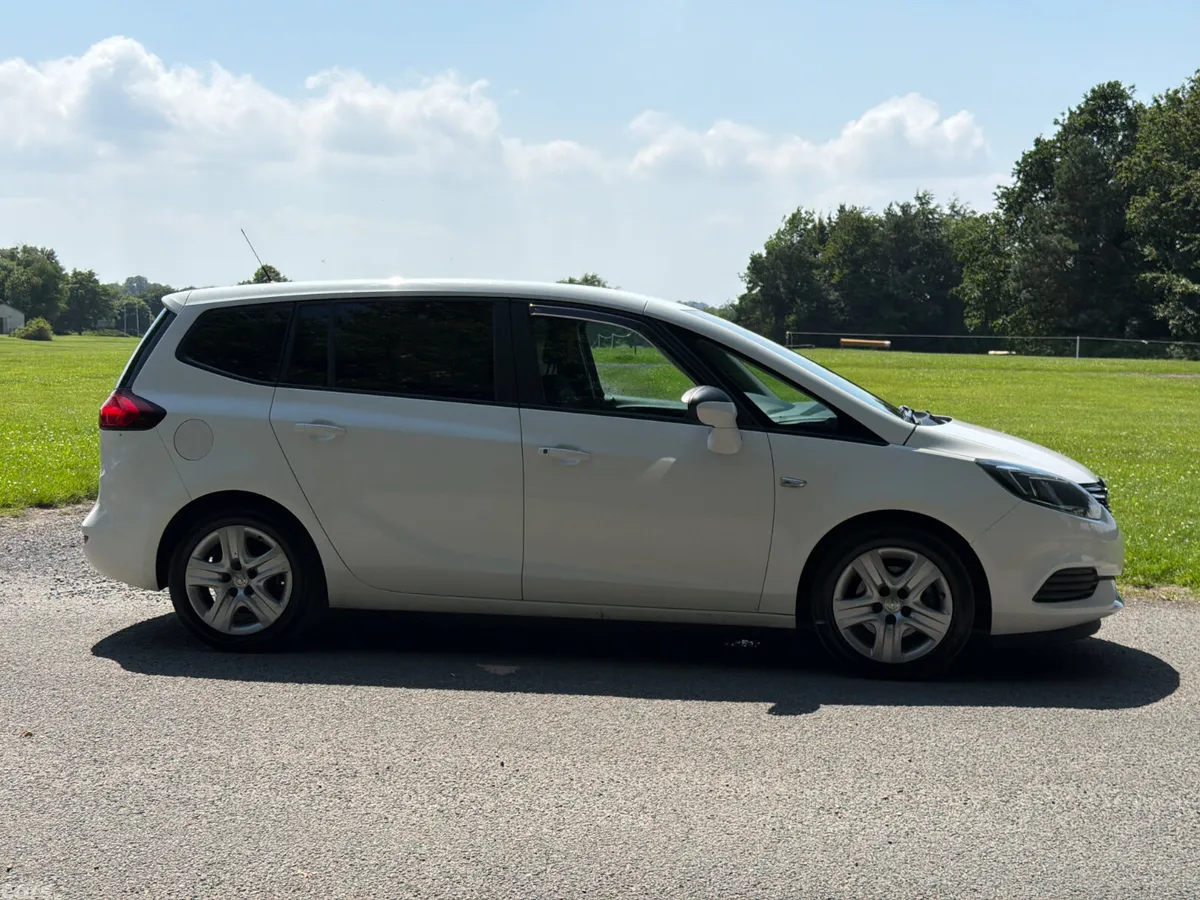 Opel Zafira MPV, Petrol, 2017, White