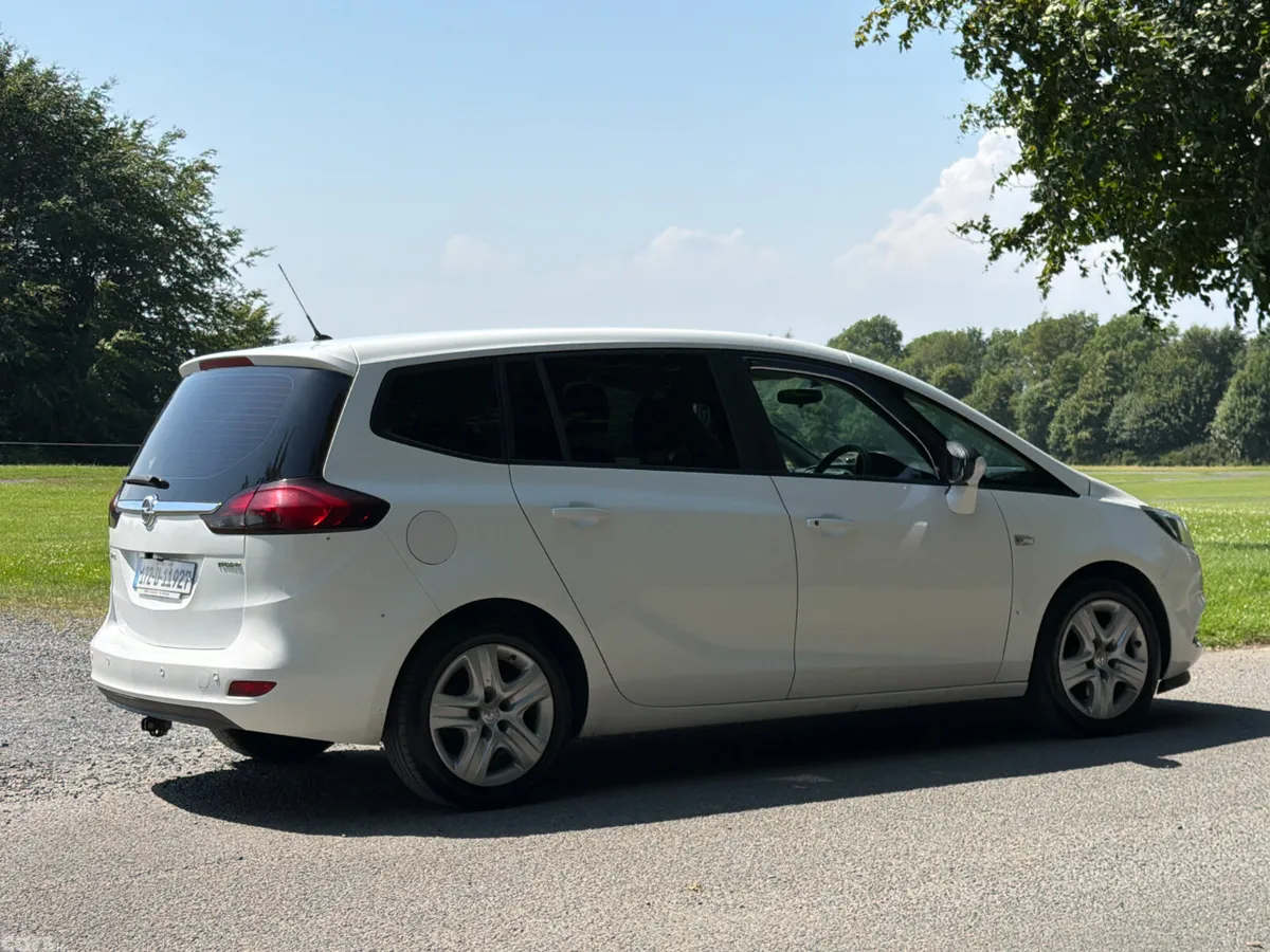 Opel Zafira MPV, Petrol, 2017, White