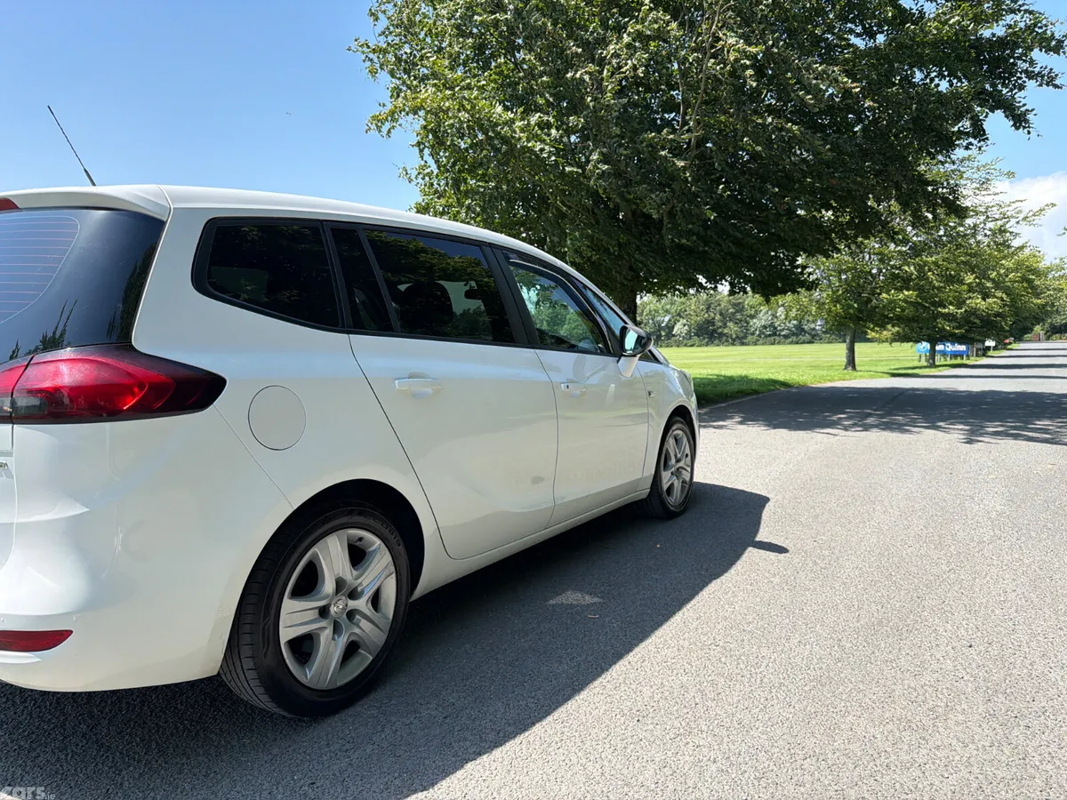 Opel Zafira MPV, Petrol, 2017, White