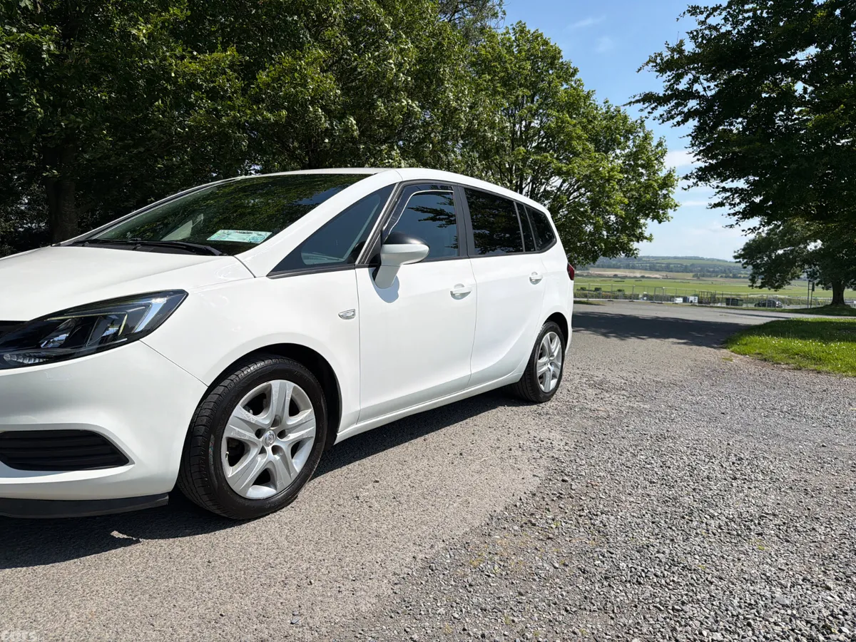 Opel Zafira MPV, Petrol, 2017, White