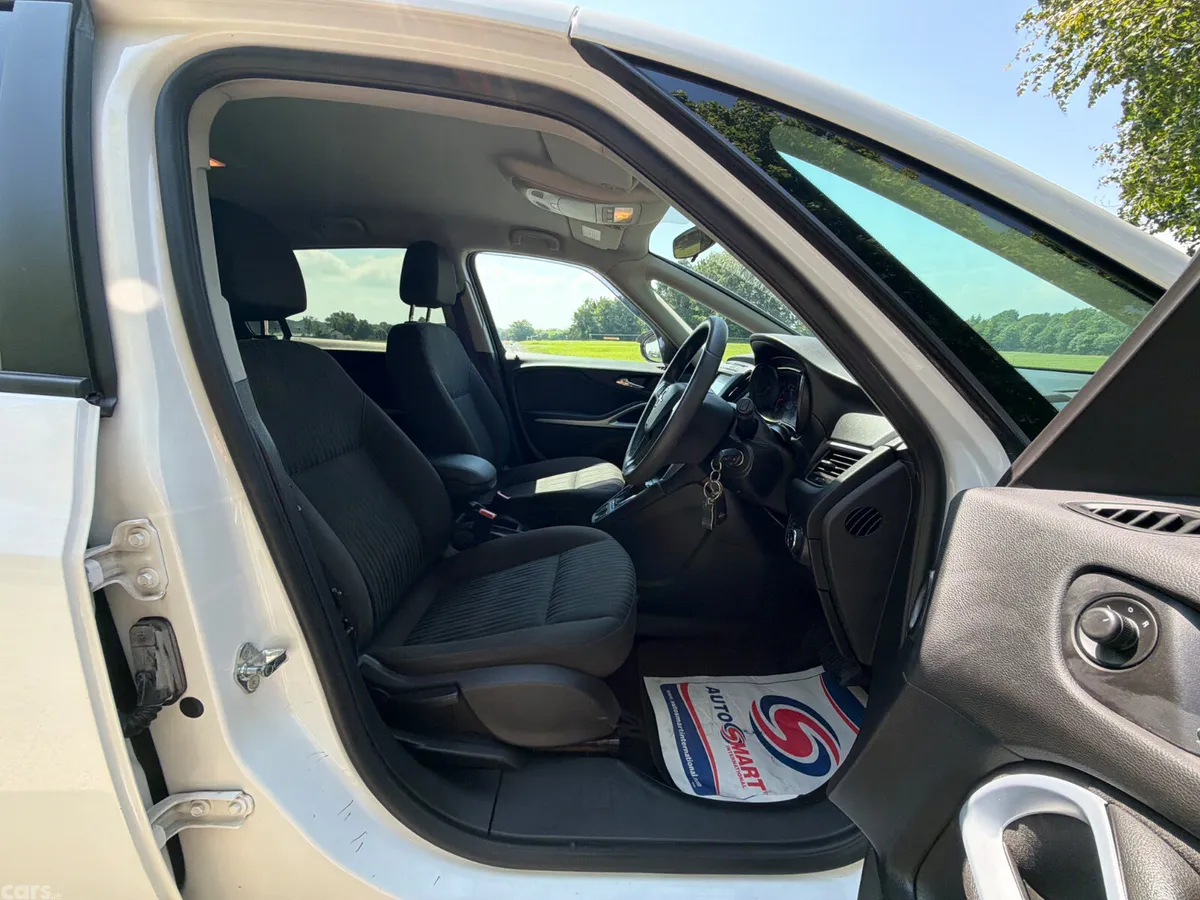 Opel Zafira MPV, Petrol, 2017, White