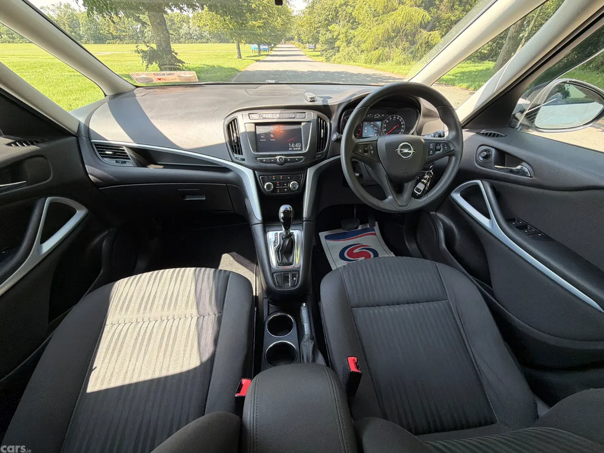 Opel Zafira MPV, Petrol, 2017, White