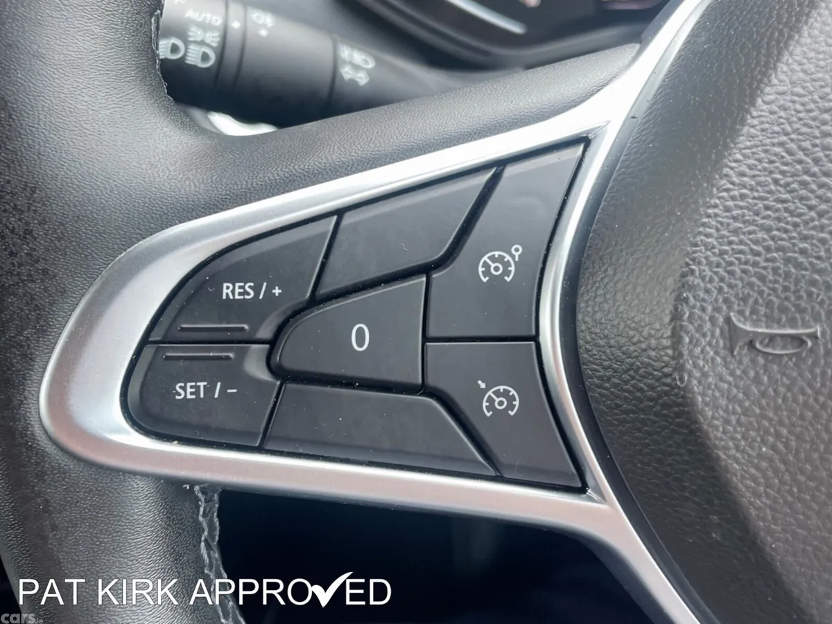 Renault Clio Hatchback, Petrol, 2023, Red
