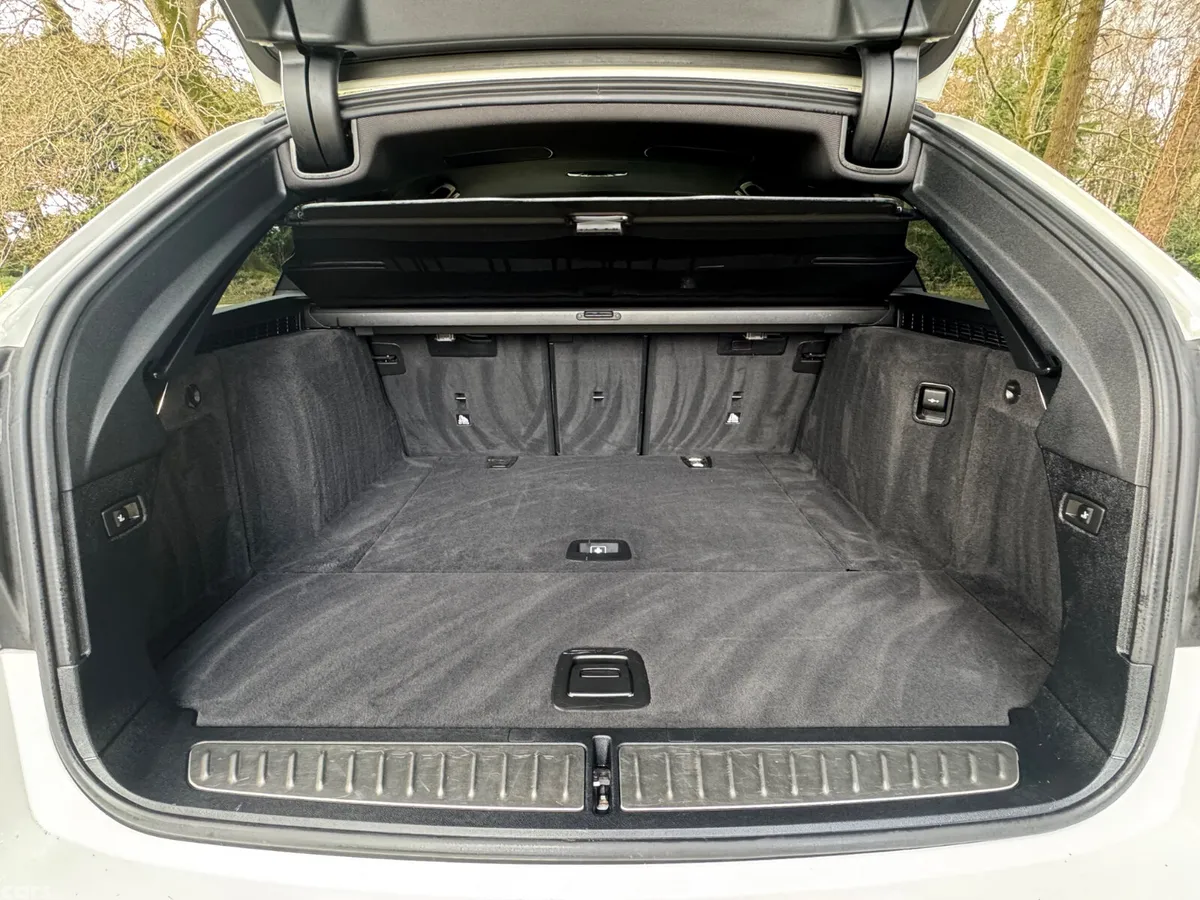 BMW 5-Series Estate, Diesel, 2019, White
