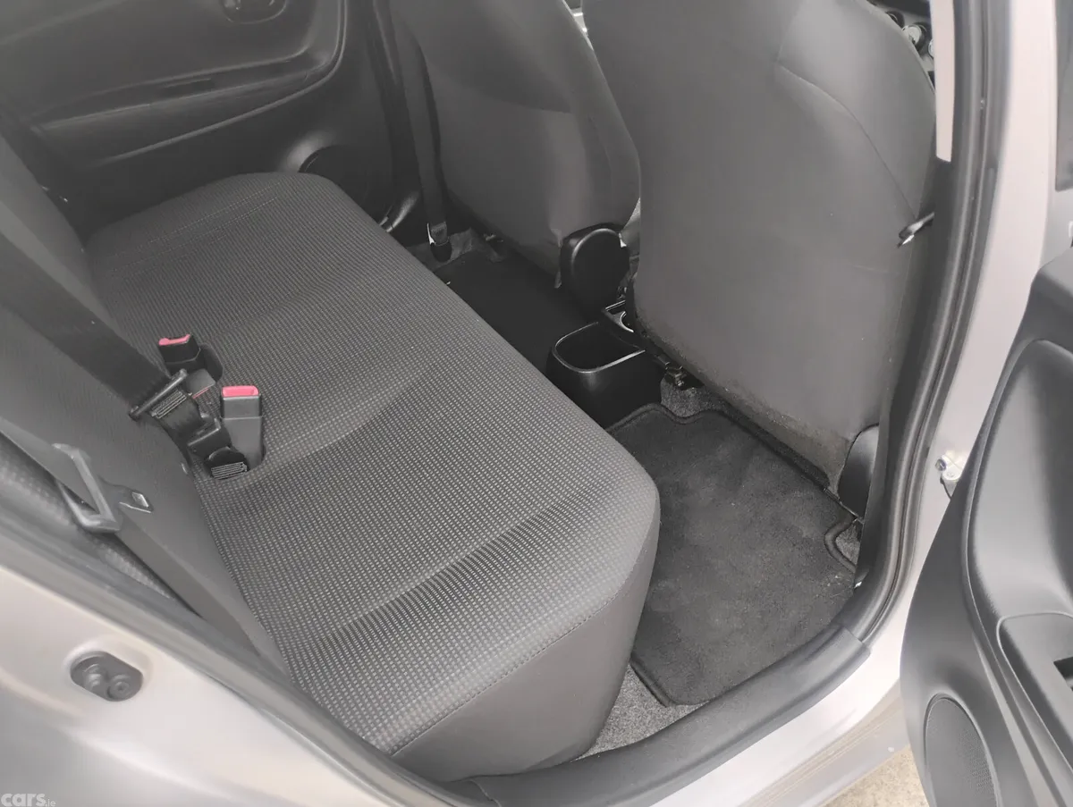 Toyota Vitz Hatchback, Petrol, 2014, Silver