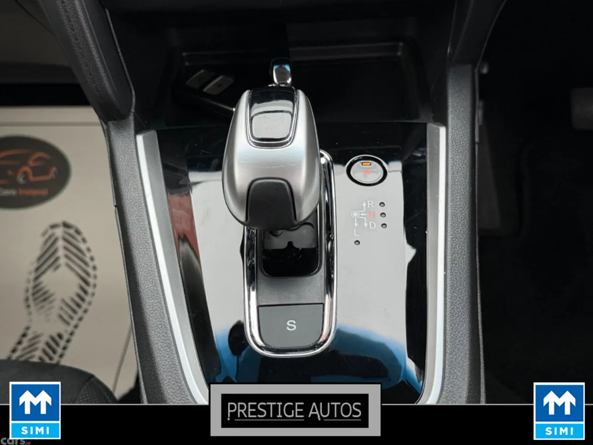 Honda Shuttle MPV, Petrol Hybrid, 2018, White