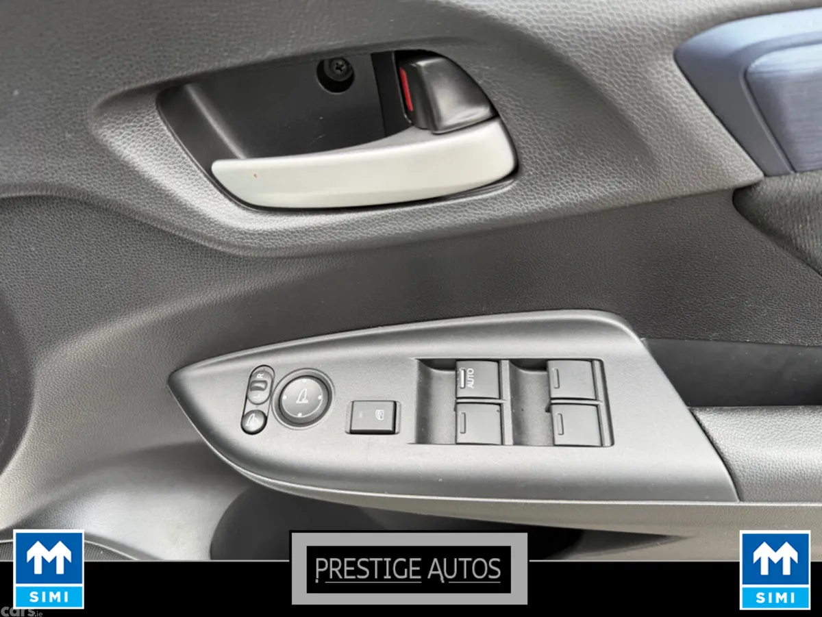 Honda Shuttle MPV, Petrol Hybrid, 2018, White