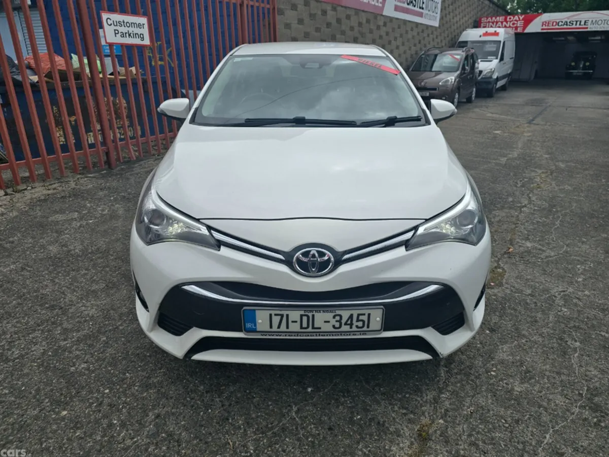 Toyota Avensis Saloon, Diesel, 2017, White