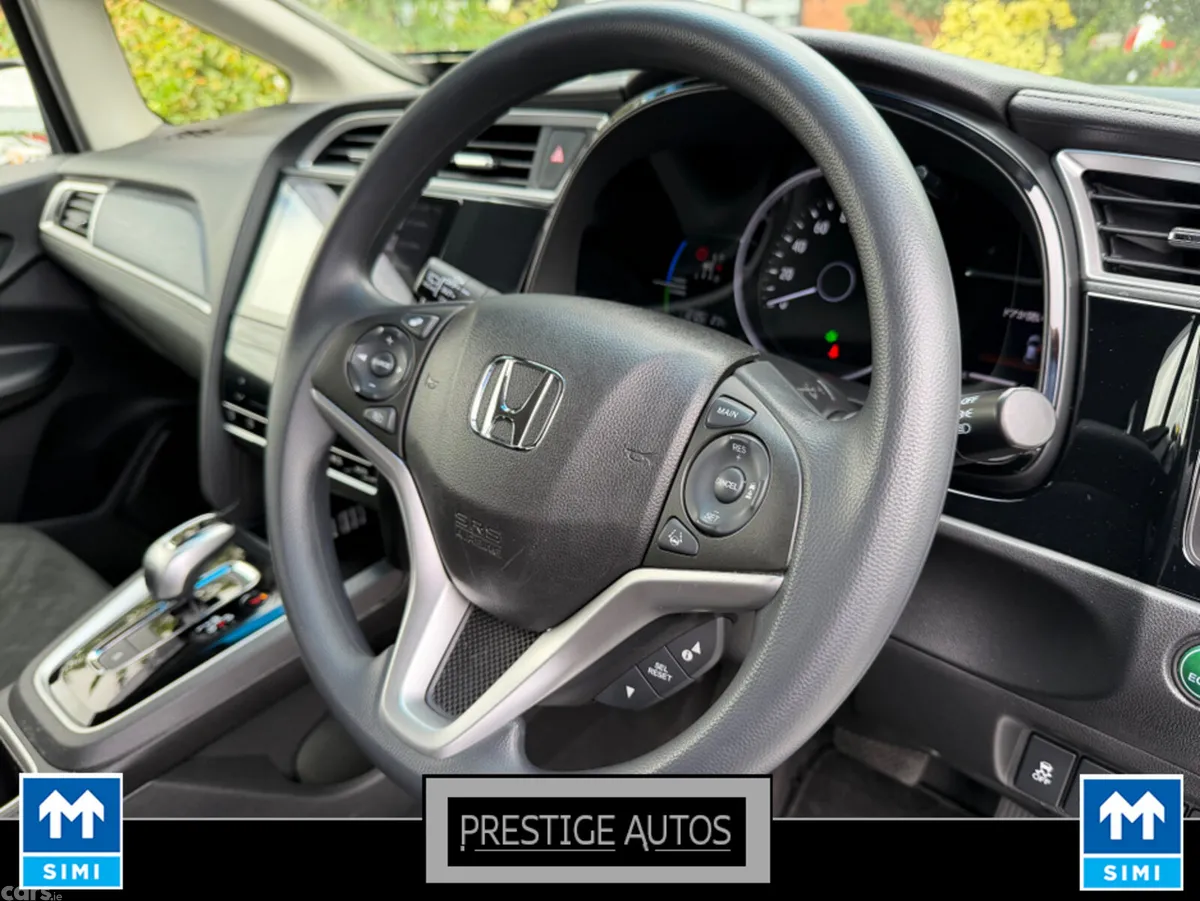Honda Shuttle MPV, Petrol Hybrid, 2018, White