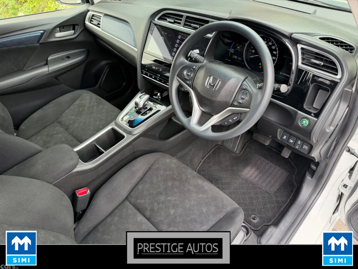 Honda Shuttle MPV, Petrol Hybrid, 2018, White