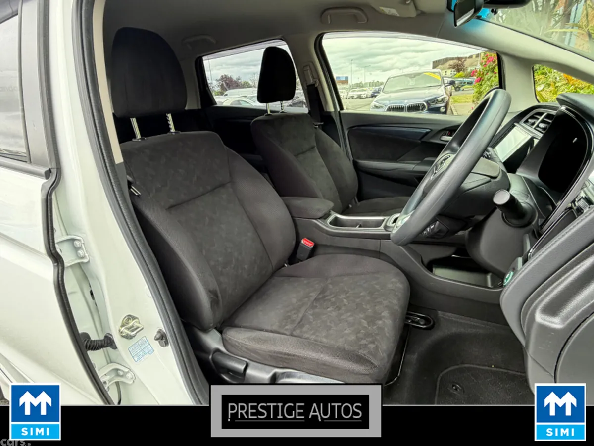Honda Shuttle MPV, Petrol Hybrid, 2018, White