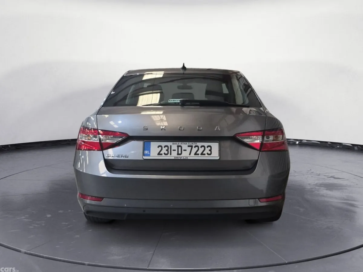 Skoda Superb Hatchback, Diesel, 2023, Grey