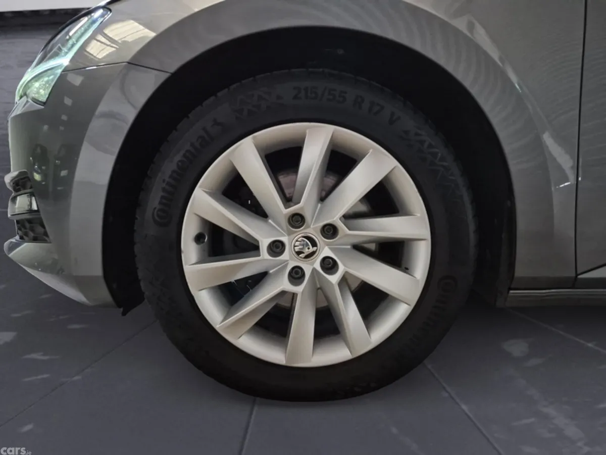 Skoda Superb Hatchback, Diesel, 2023, Grey
