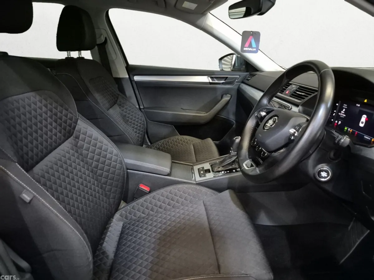 Skoda Superb Hatchback, Diesel, 2023, Grey