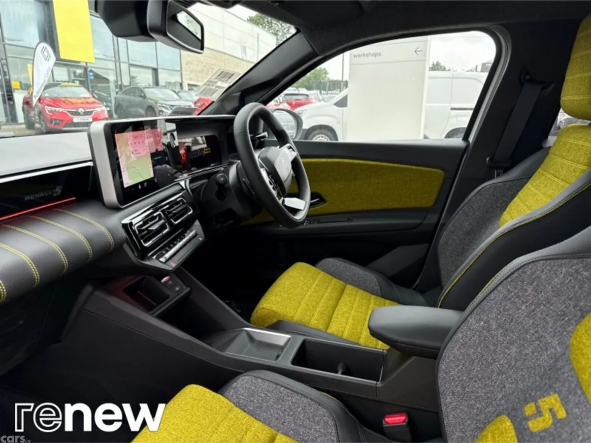 Renault 5 Hatchback, Electric, 2026, White
