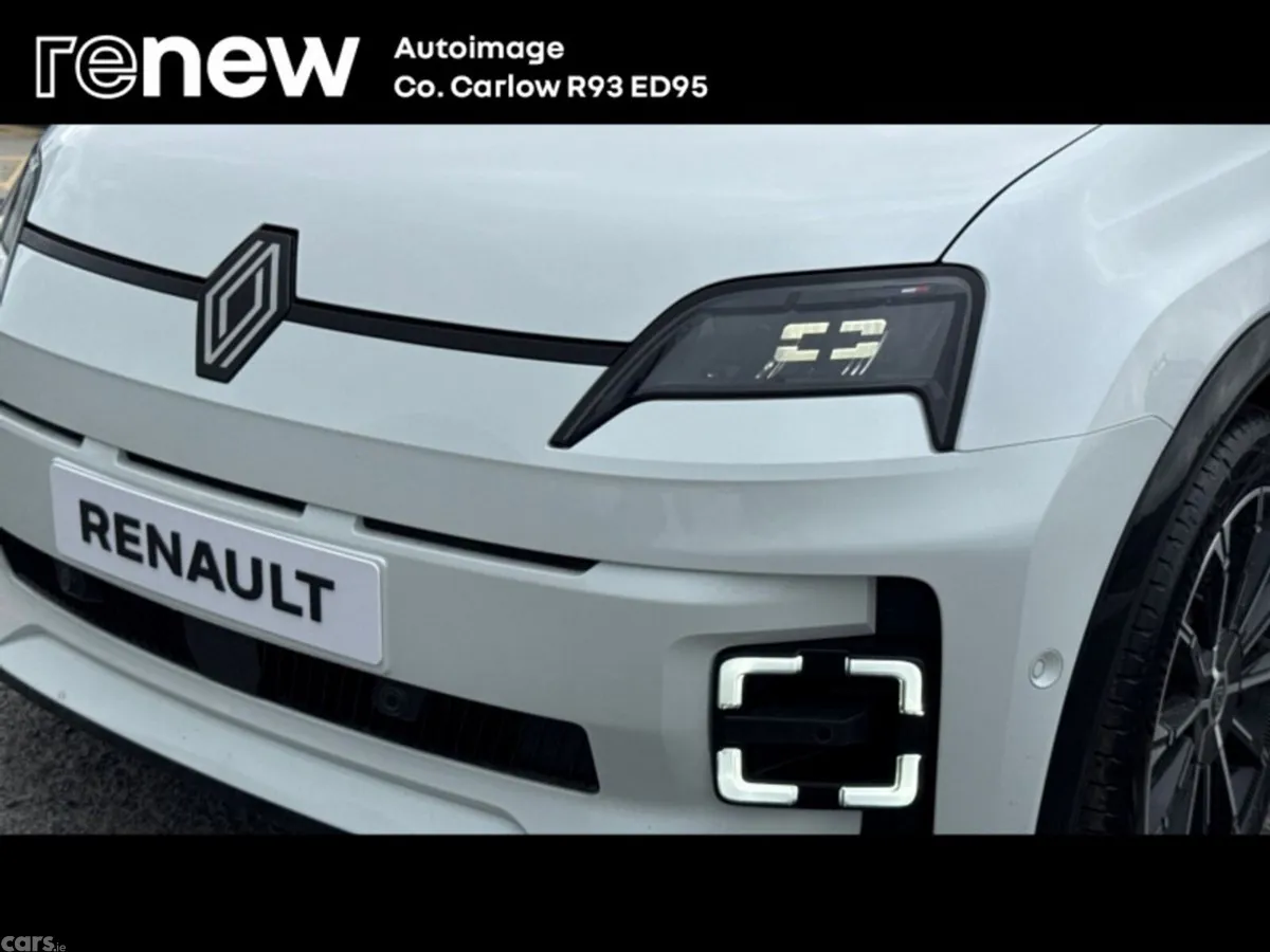 Renault 5 Hatchback, Electric, 2026, White