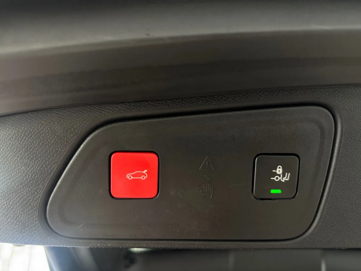Peugeot 3008 SUV, Diesel, 2021, Grey