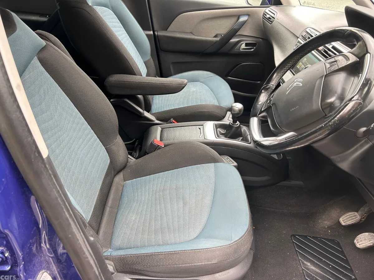 Citroen C4 Hatchback, Petrol, 2017, Blue