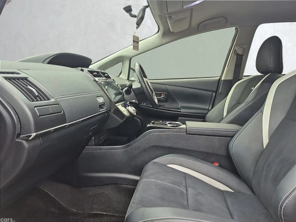 Toyota Prius MPV, Petrol Hybrid, 2018, Black