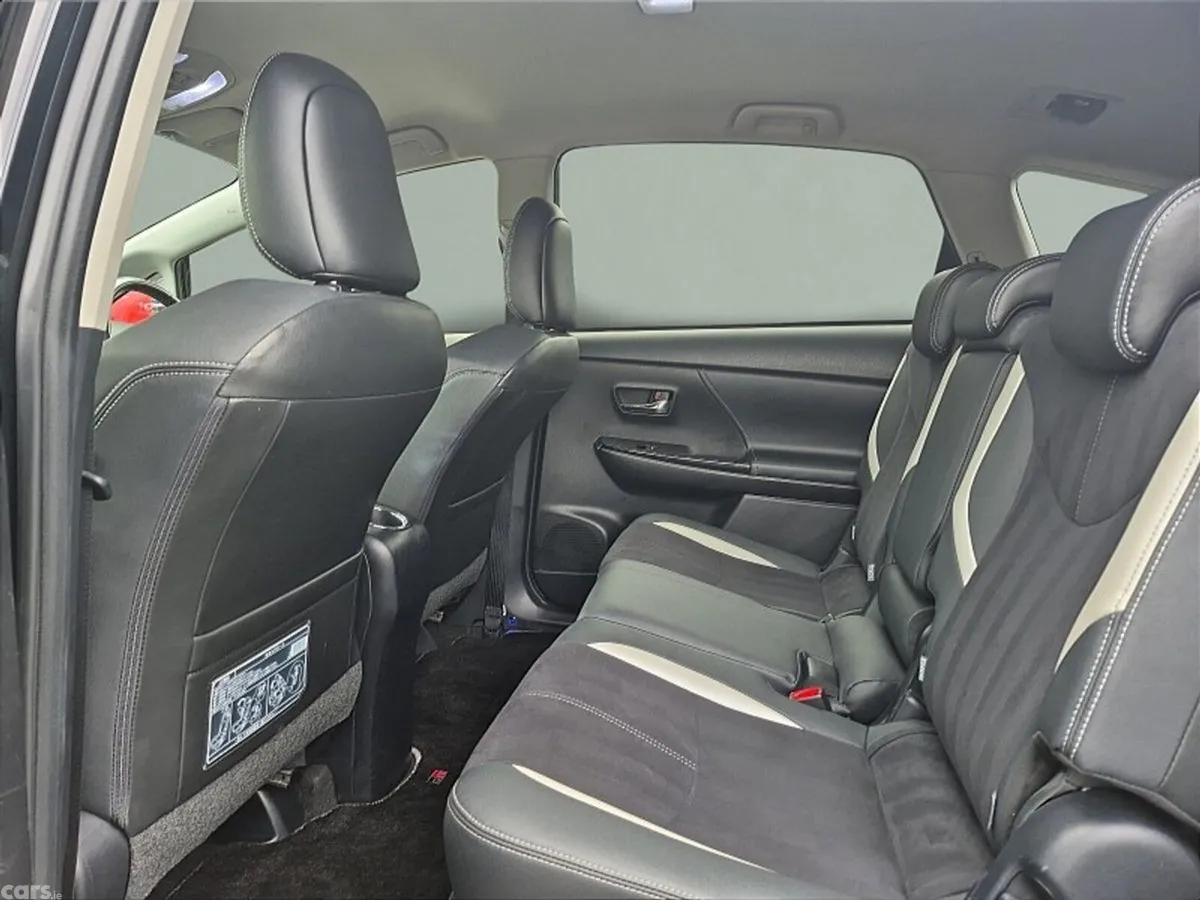 Toyota Prius MPV, Petrol Hybrid, 2018, Black