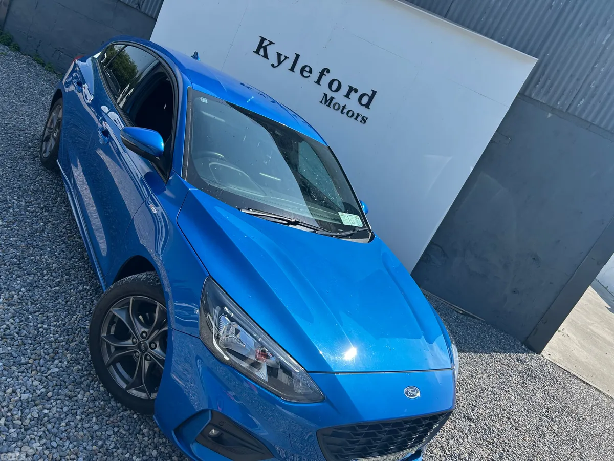 Ford Focus Hatchback, Diesel, 2021, Blue