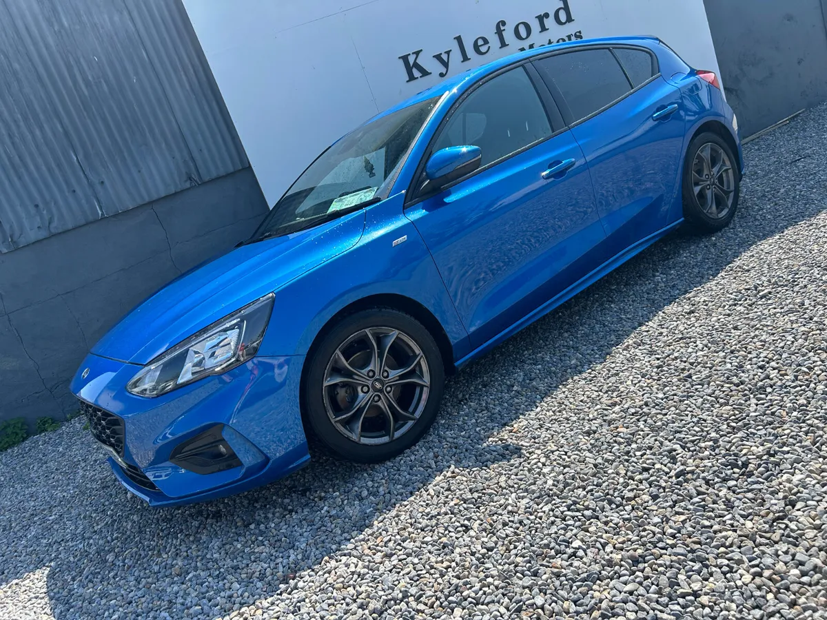 Ford Focus Hatchback, Diesel, 2021, Blue