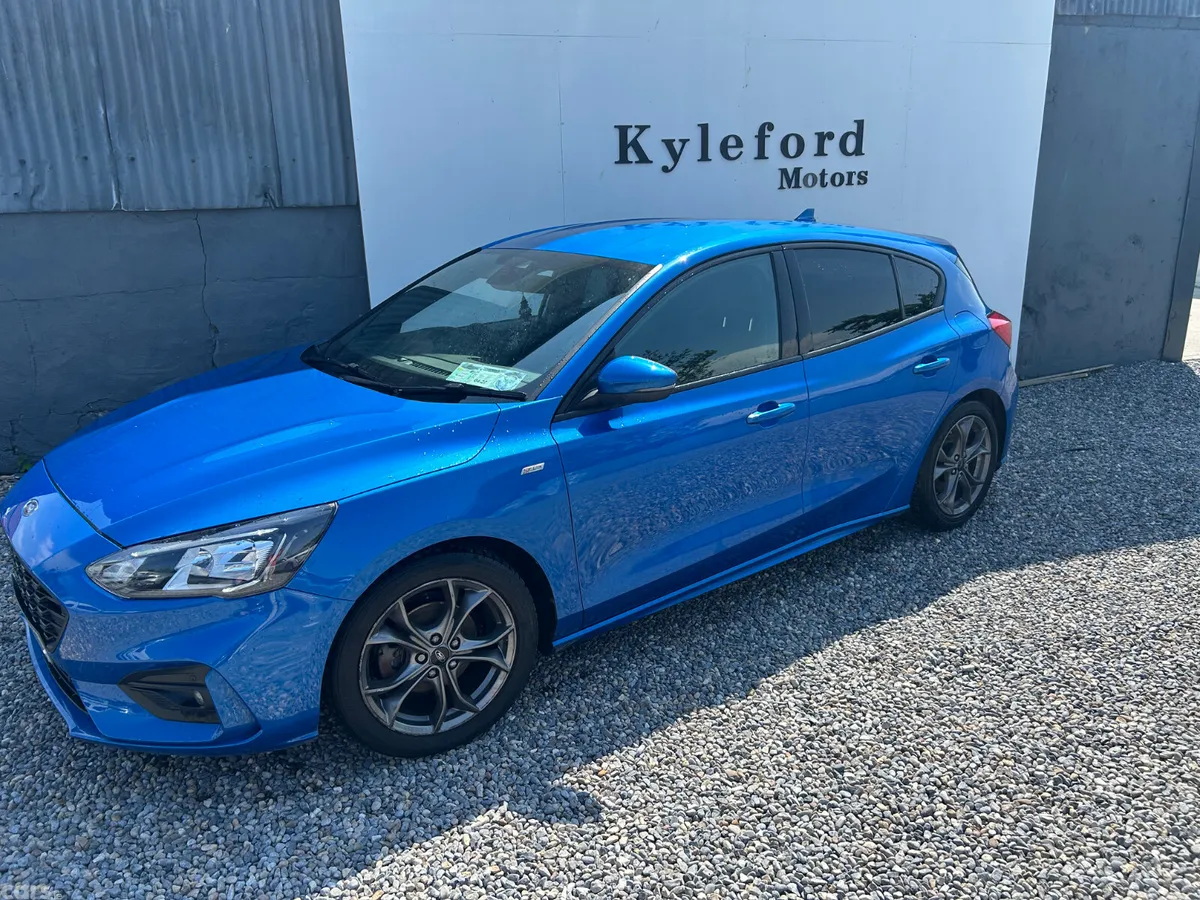 Ford Focus Hatchback, Diesel, 2021, Blue