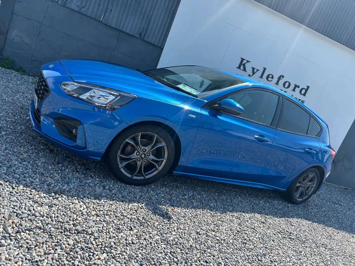 Ford Focus Hatchback, Diesel, 2021, Blue