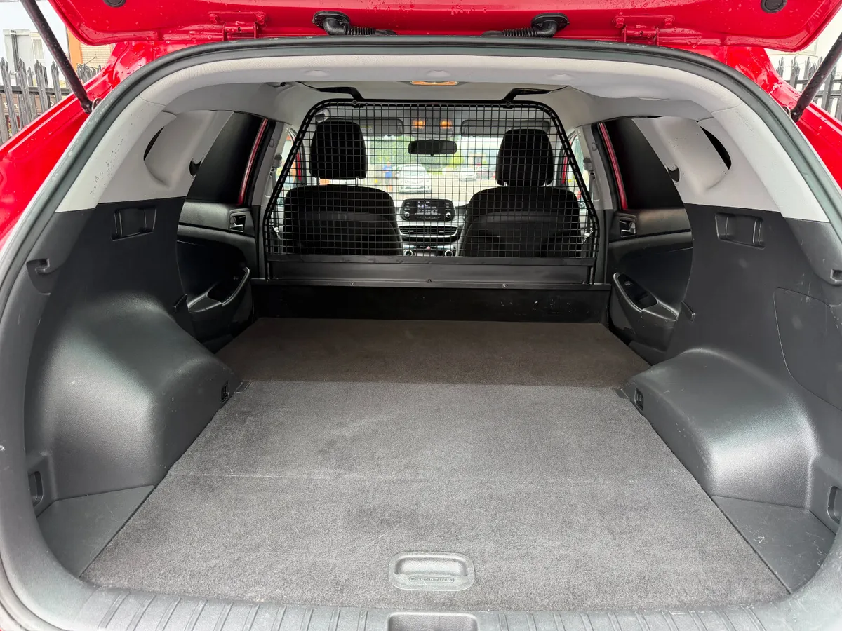 Hyundai Tucson Van, Diesel, 2019, Red