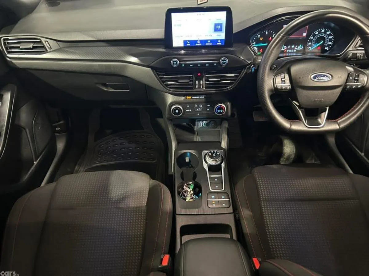 Ford Focus Hatchback, Diesel, 2021, Blue
