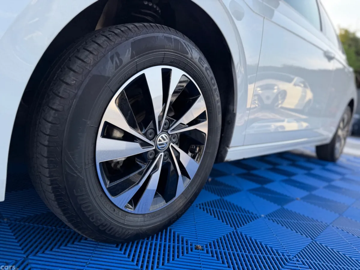 Volkswagen Polo Hatchback, Petrol, 2019, White