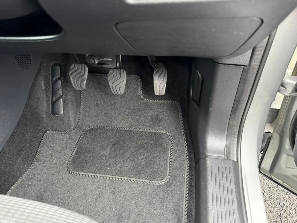 Nissan Qashqai MPV, Petrol, 2024, Grey