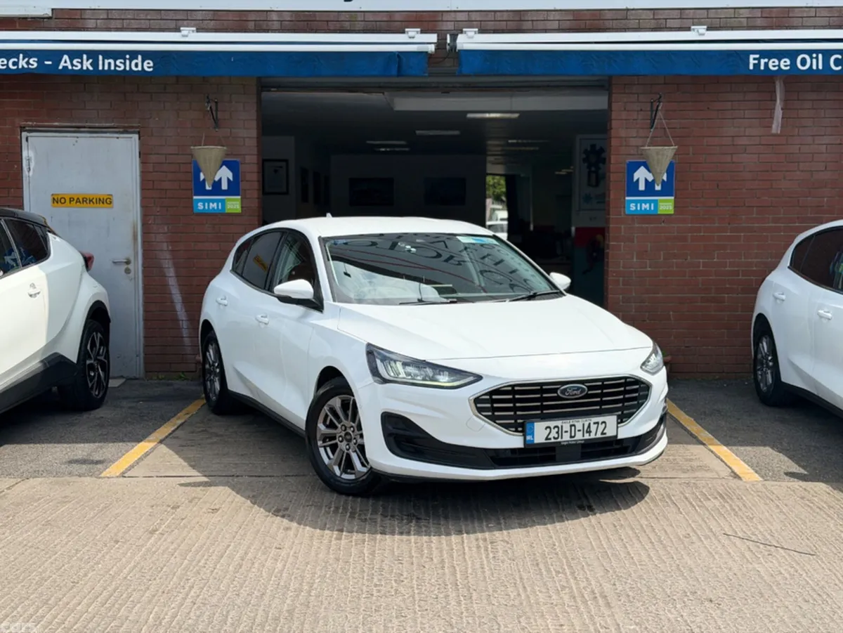 Ford Focus Hatchback, Petrol, 2023, White