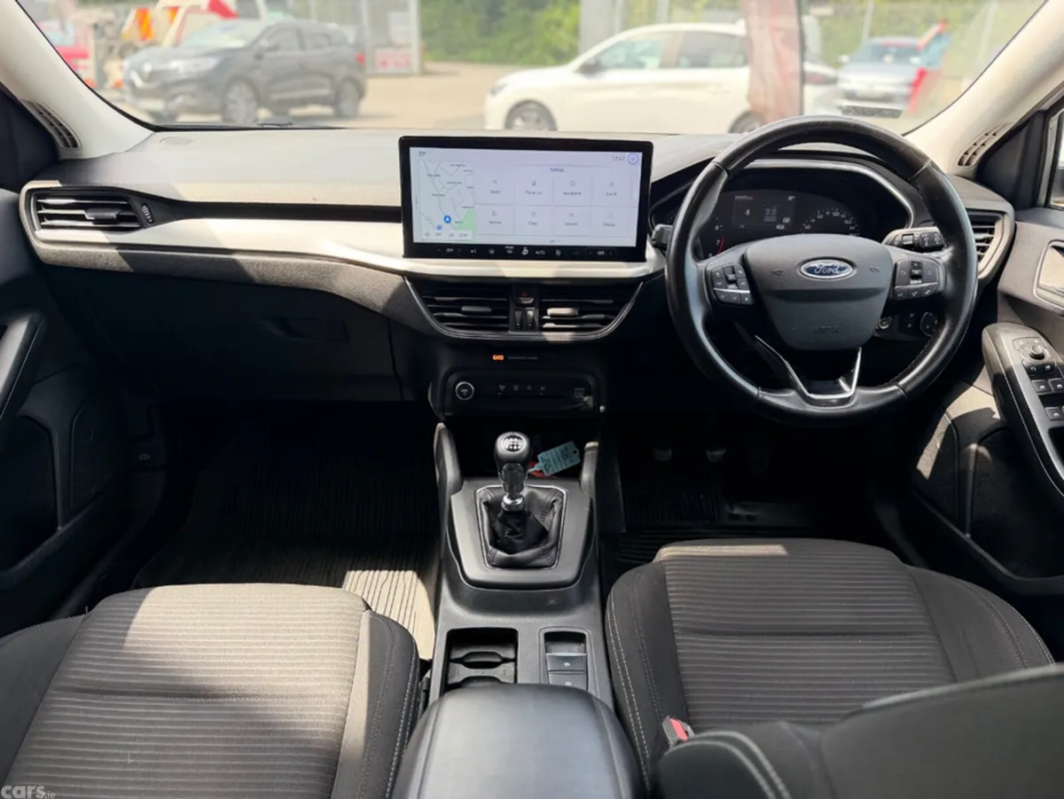 Ford Focus Hatchback, Petrol, 2023, White