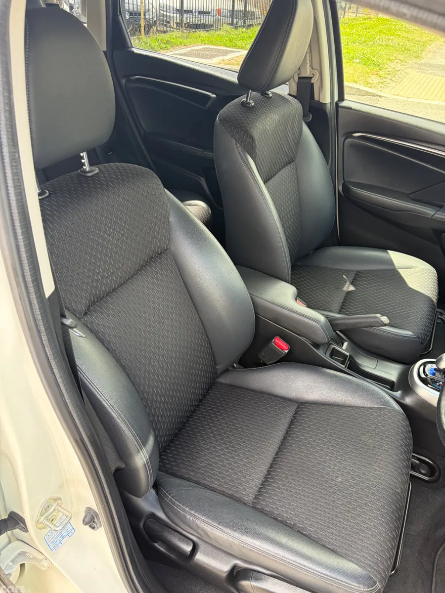 Honda Fit Hatchback, Petrol Plug-in Hybrid, 2015, White