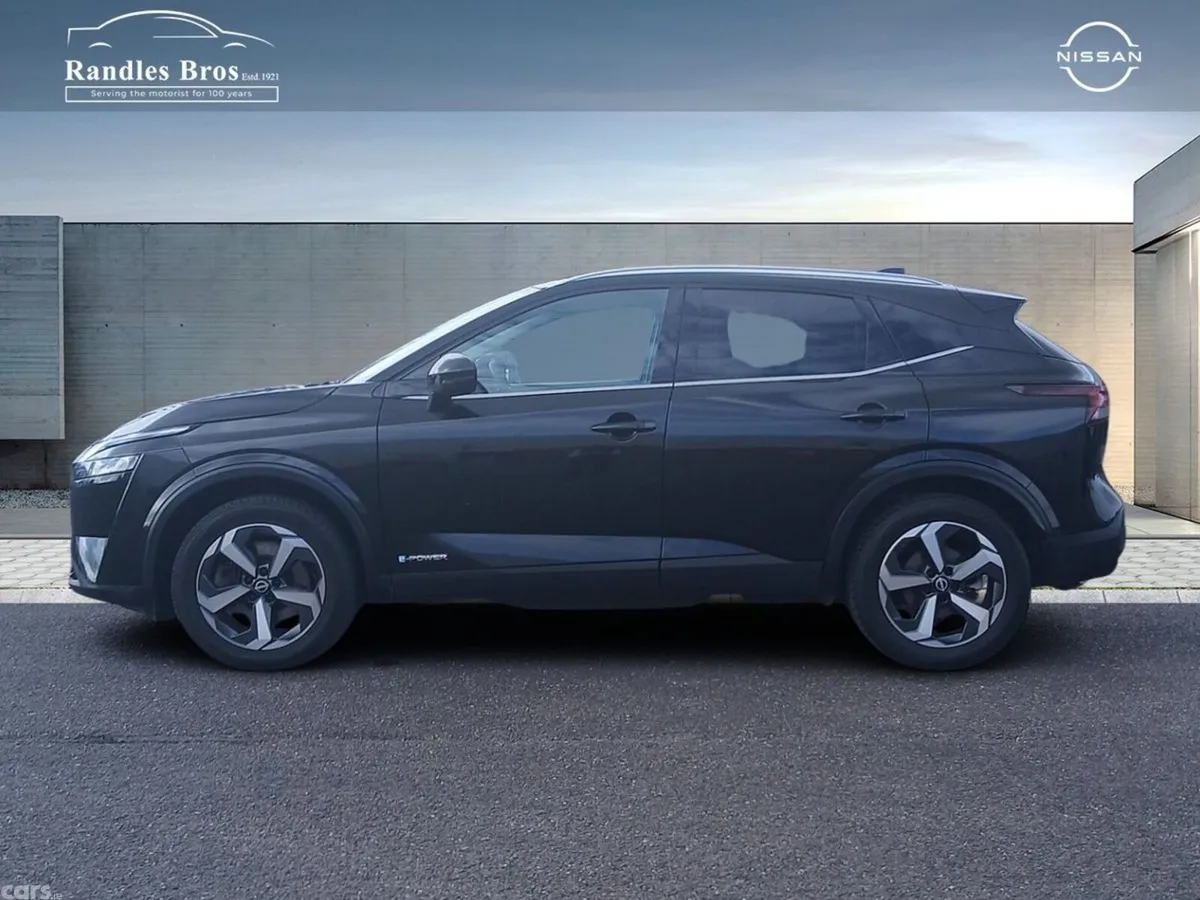 Nissan Qashqai MPV, Petrol, 2023, Black