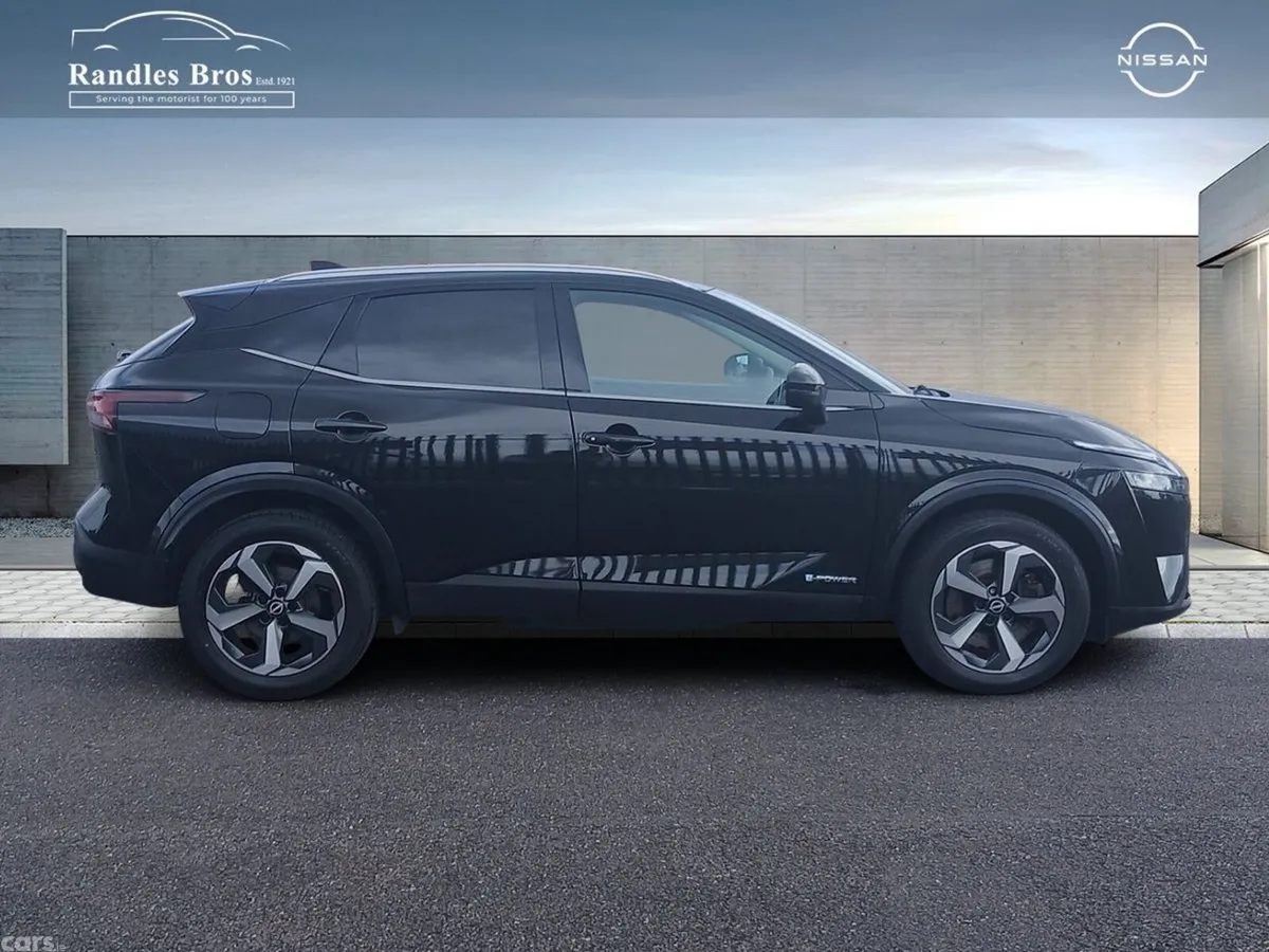 Nissan Qashqai MPV, Petrol, 2023, Black